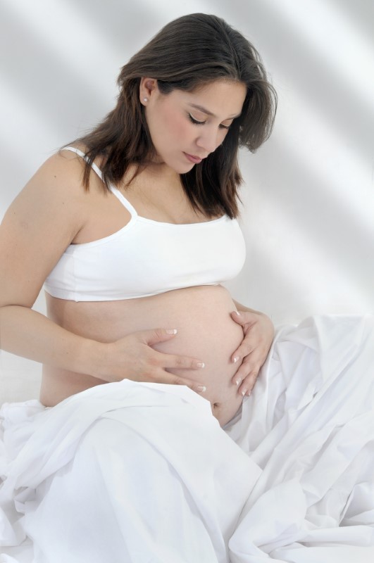 aprtje med nosečnostjo imenujemo tudi zapeka v nosečnosti